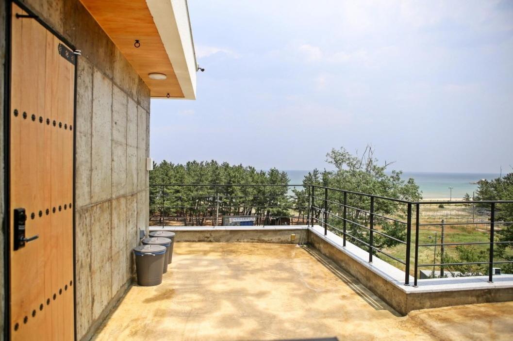 Yangyang Oceanview Pension Gwanggyeongwon Eksteriør billede